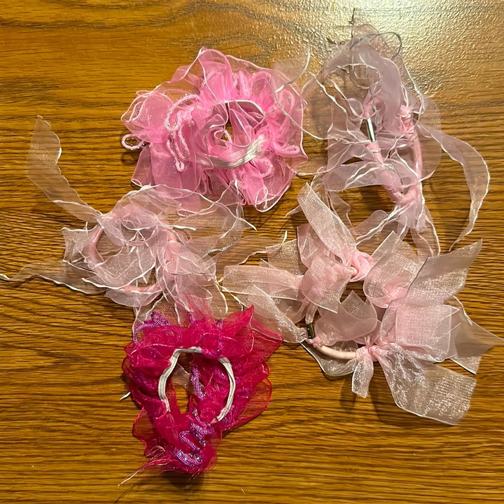 5 pc hair bows.